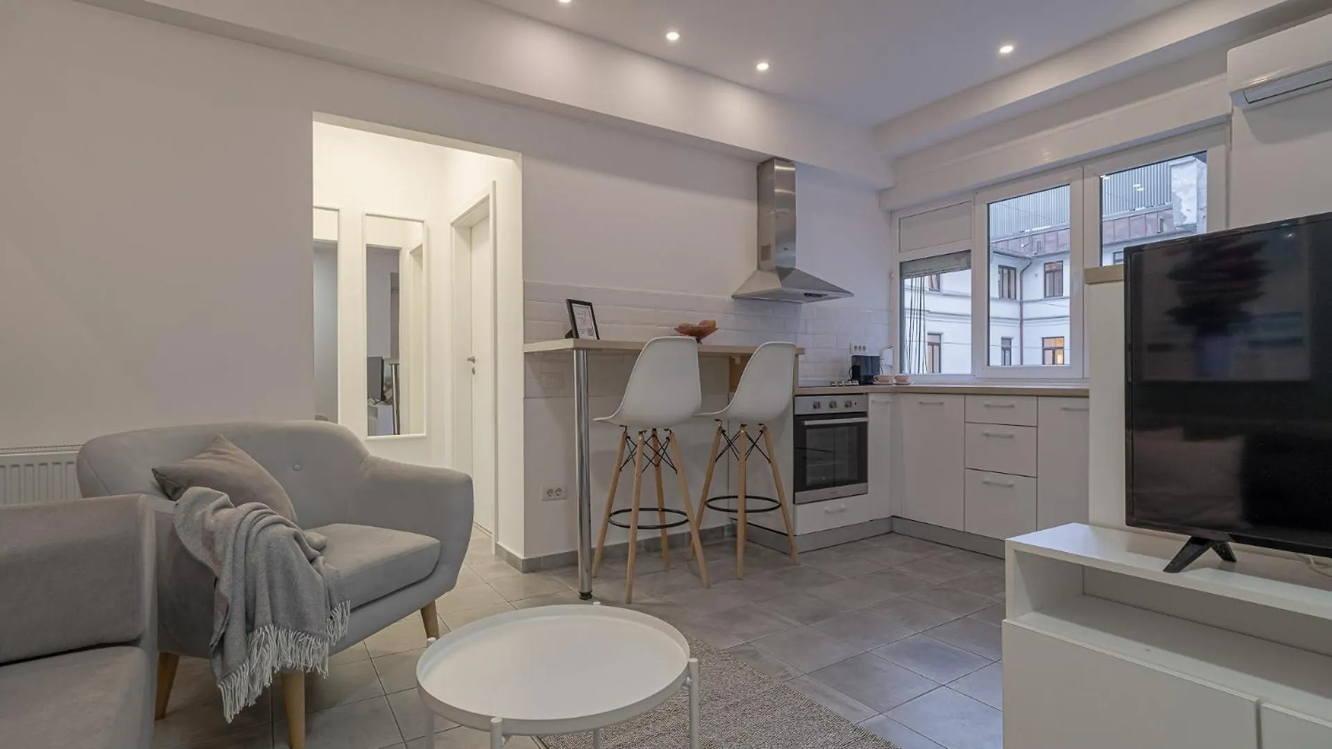 Stylish 2Br By Cismigiu Park And Piata Universitatii Bucharest