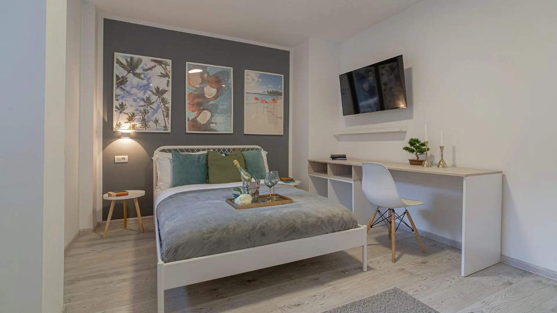 Stylish 2Br By Cismigiu Park And Piata Universitatii Bucharest Apartment