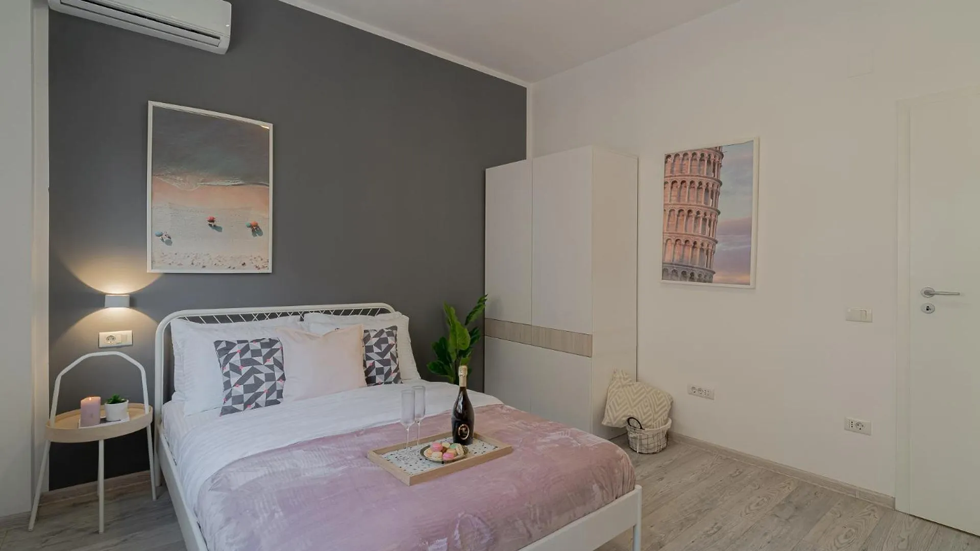 Stylish 2Br By Cismigiu Park And Piata Universitatii Bucharest Apartment