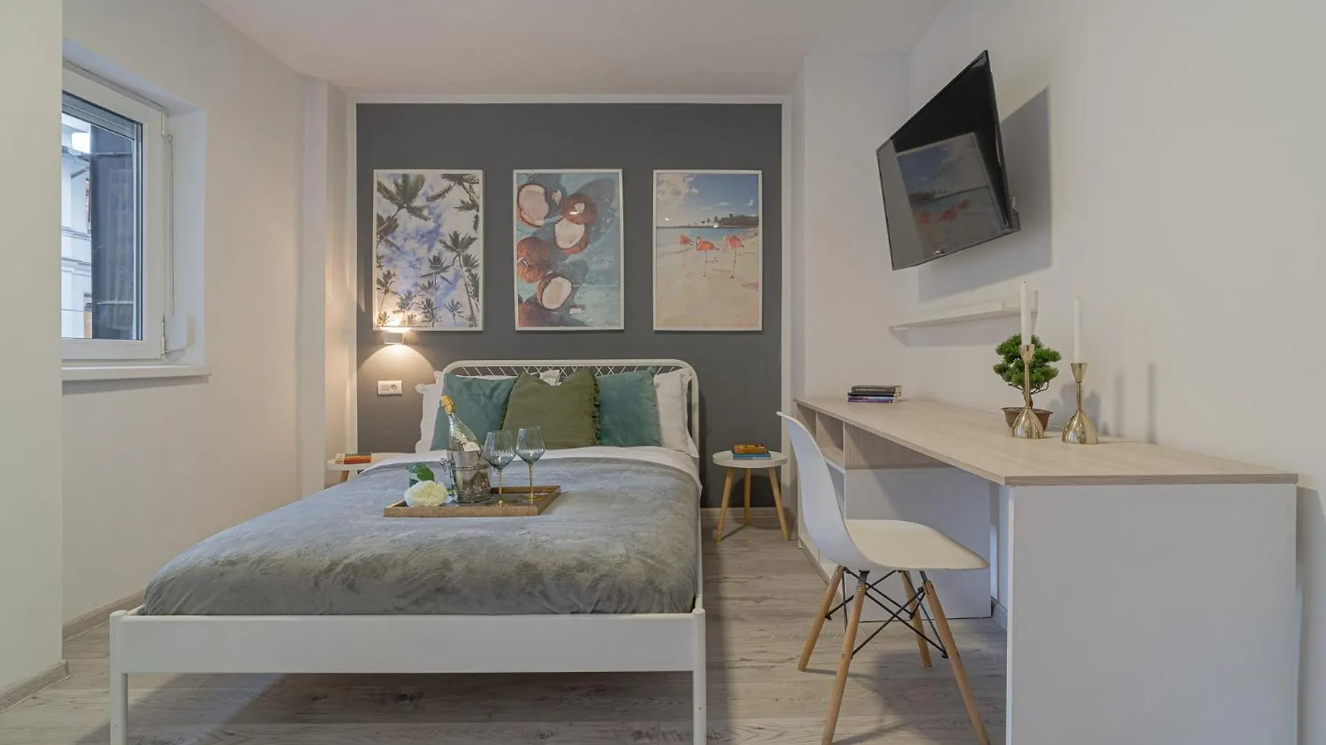Stylish 2Br By Cismigiu Park And Piata Universitatii Bucharest Apartment