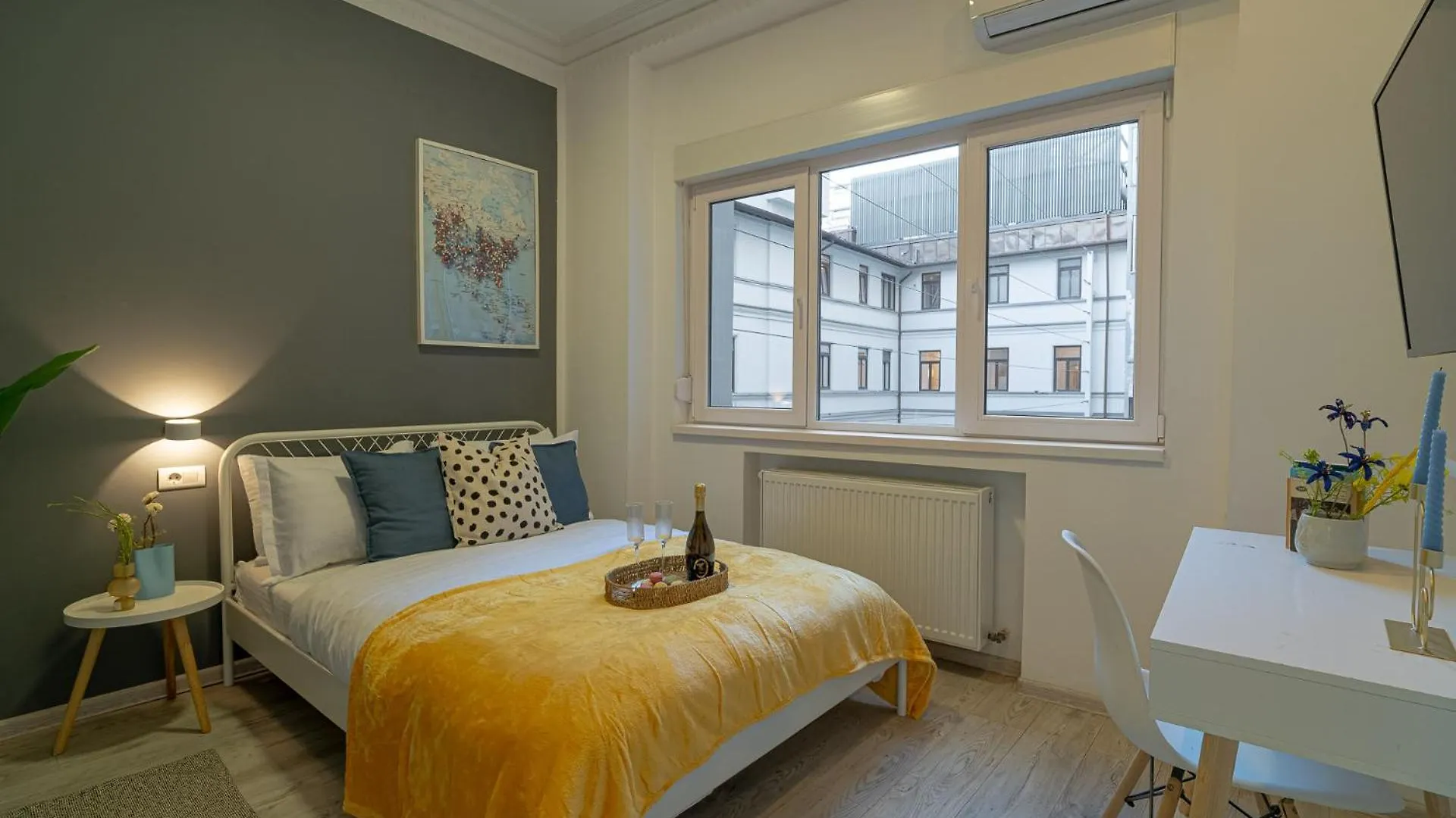 Stylish 2Br By Cismigiu Park And Piata Universitatii contacts