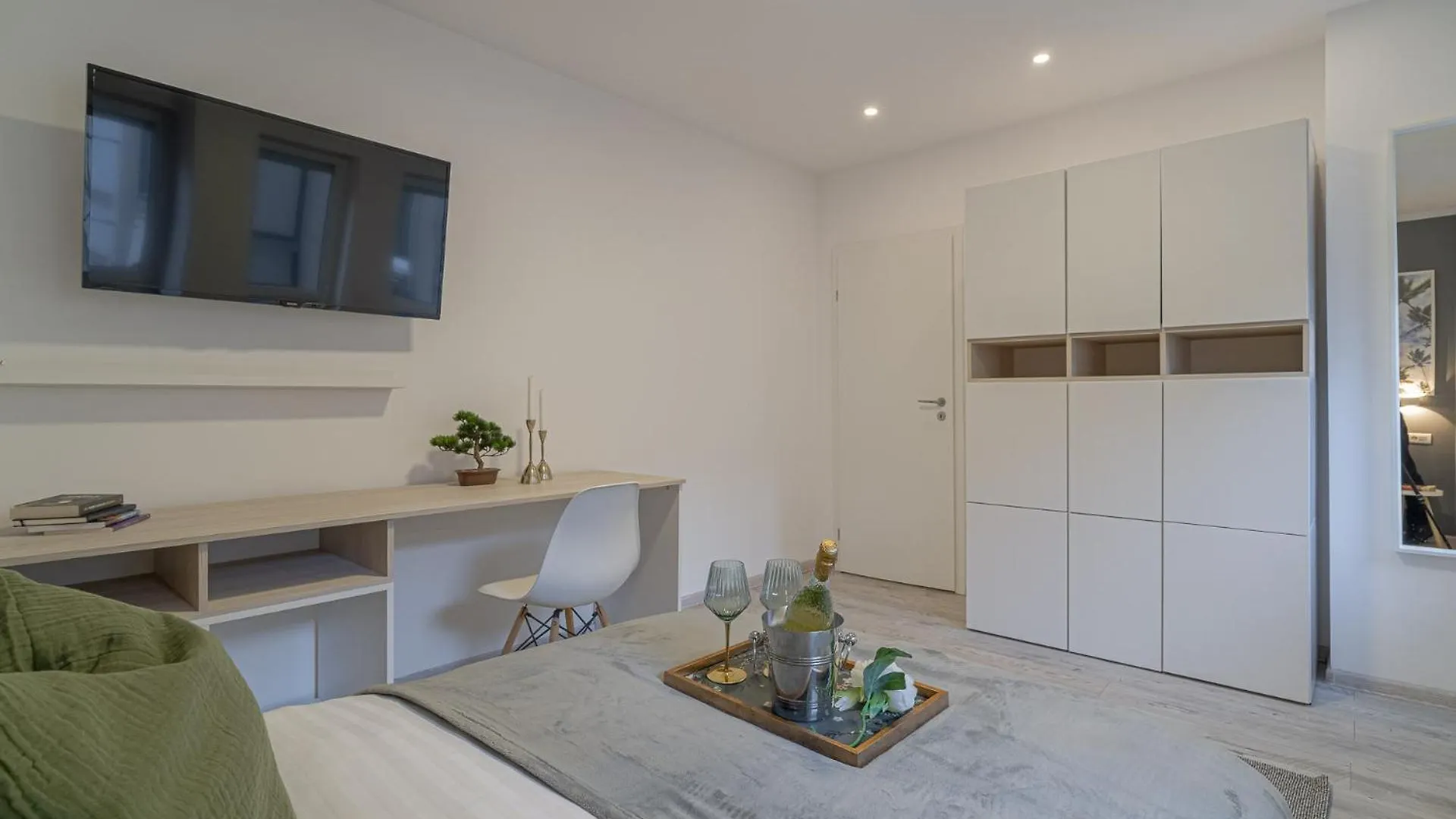 Stylish 2Br By Cismigiu Park And Piata Universitatii Bucharest 0*,