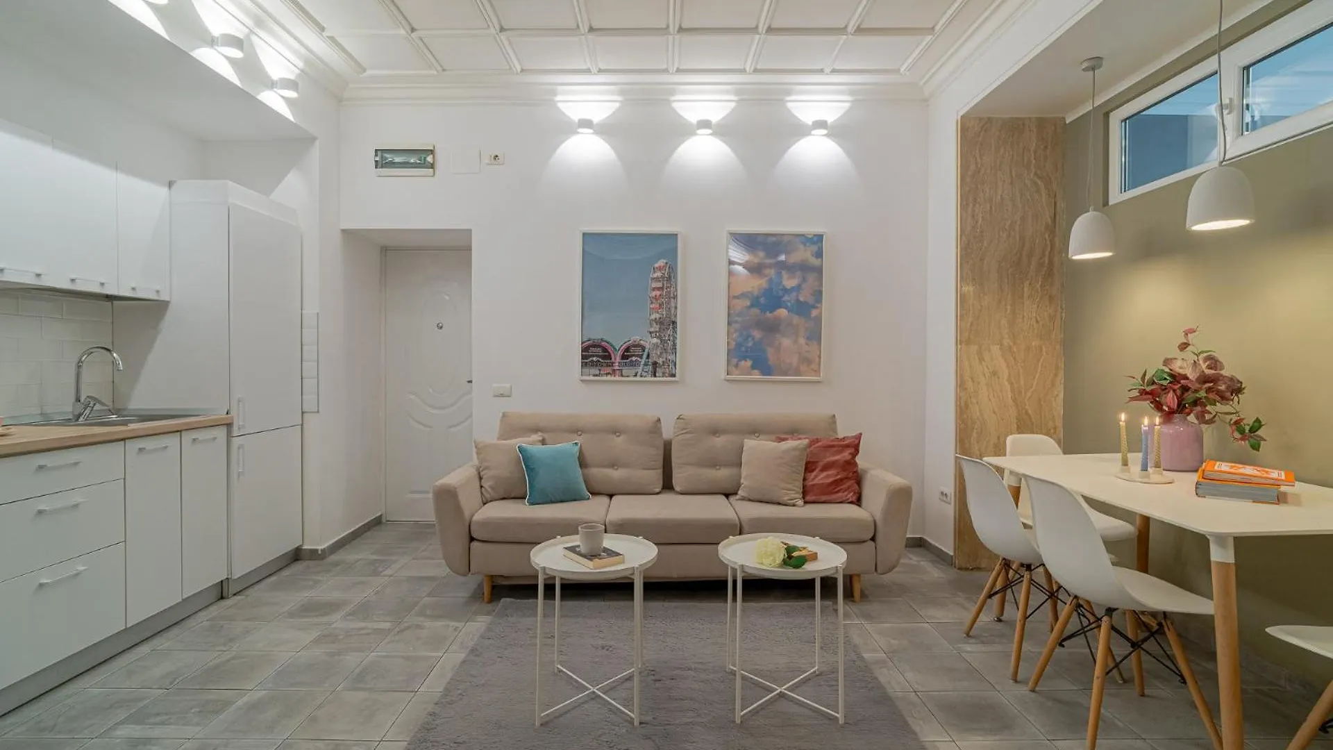 Stylish 2Br By Cismigiu Park And Piata Universitatii Bucharest Apartment